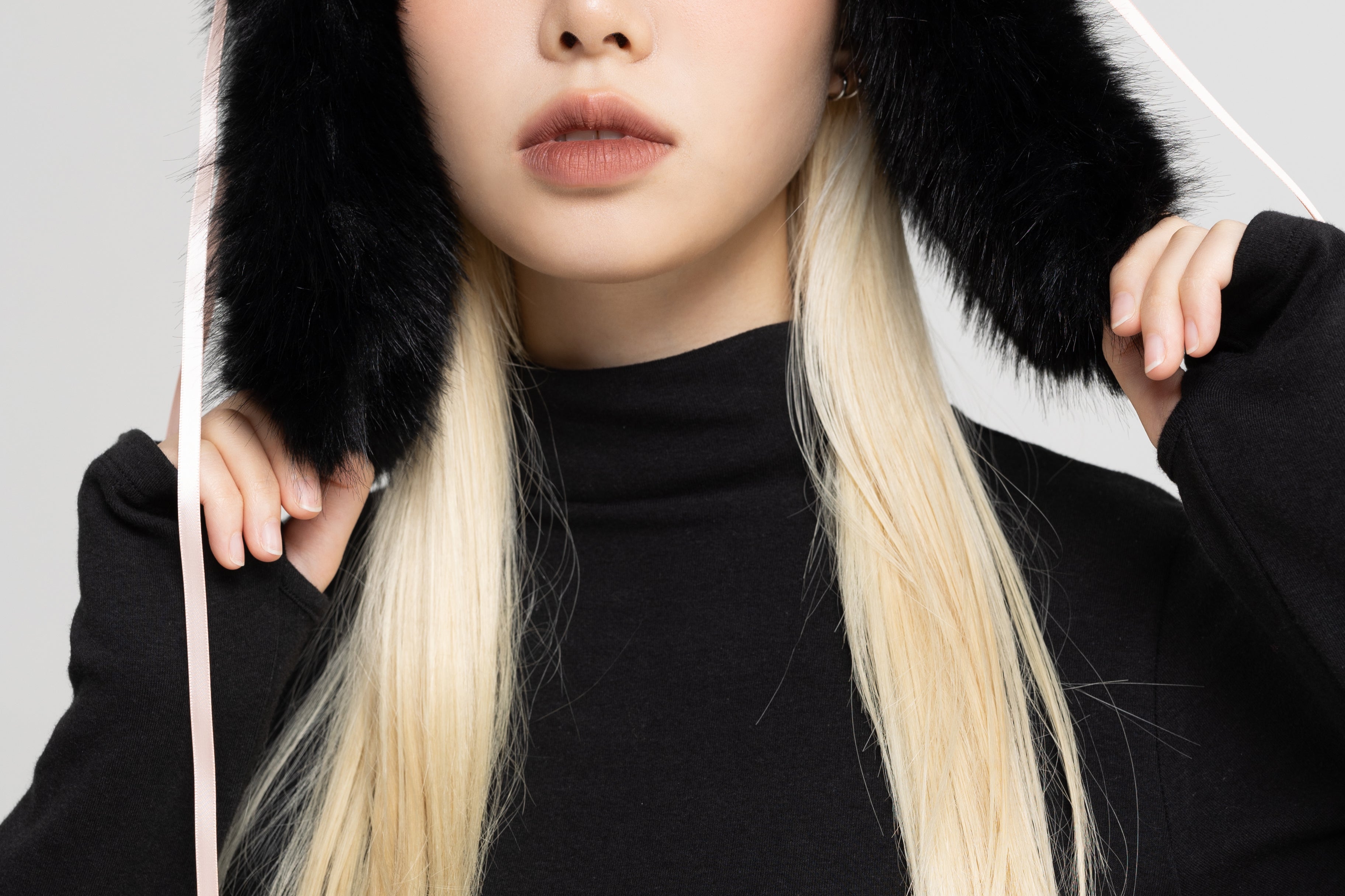 Eskimo Standard Black Ice POM Hat, One Size : : Clothing